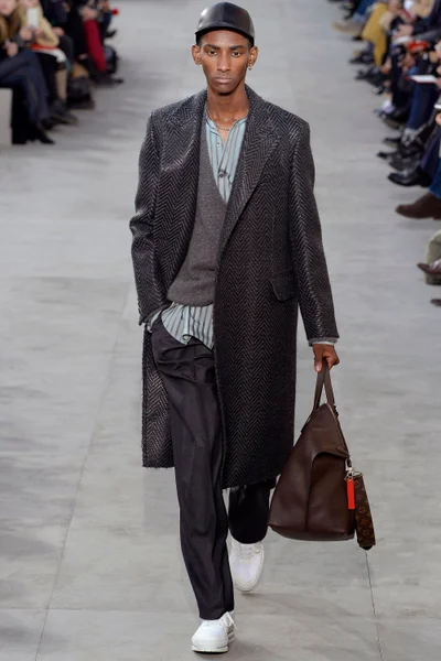 Look 18